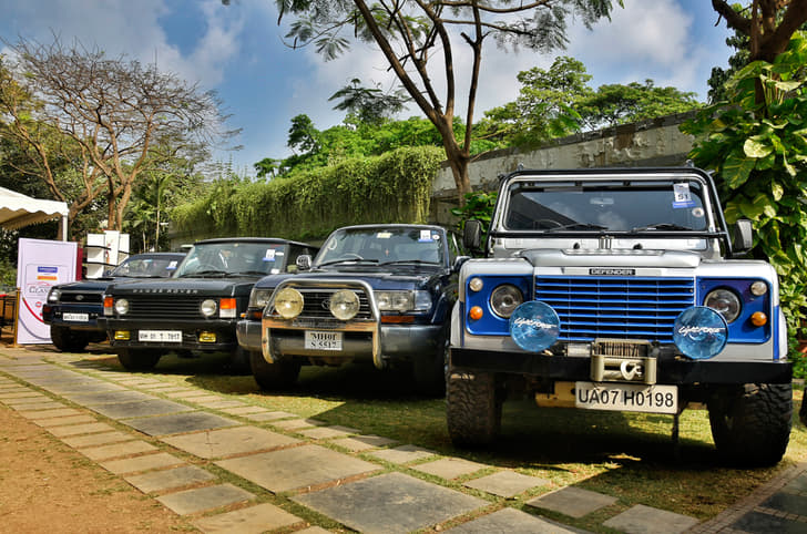 Modern Classic also include SUVs. Here on display – Range Rover, Toyota Hilux and a Defender.